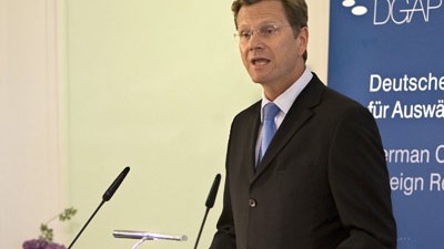 Außenpolitik: Guido Westerwelle: Wie ein Staatsmann präsentierte sich - rein optisch - Guido Westerwelle vor der DGAP.