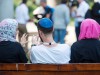 Junge Juden und Muslime begegnen sich in Auschwitz