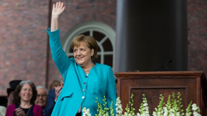 Leserdiskussion: Angela Merkel hat an der Harvard-Universität die Ehrendoktorwürde in Jura erhalten.