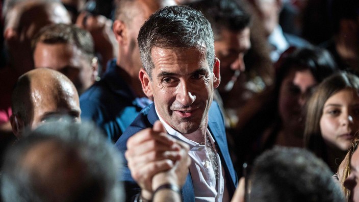 Griechenland: Kostas Bakoyannis, 41, ist der neue konservative Bürgermeister von Athen. Auch seine Mutter Dora hatte einst dieses Amt. Sein Großvater war griechischer Ministerpräsident.
