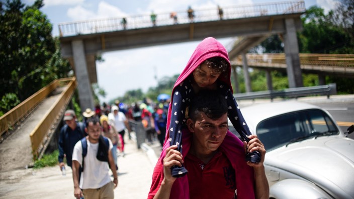 Mexiko und USA: Mittelamerikanische Migranten in Mexiko, auf dem Weg in Richtung USA. Künftig sollen sie an der Grenze zu Guatemala aufgehalten werden.