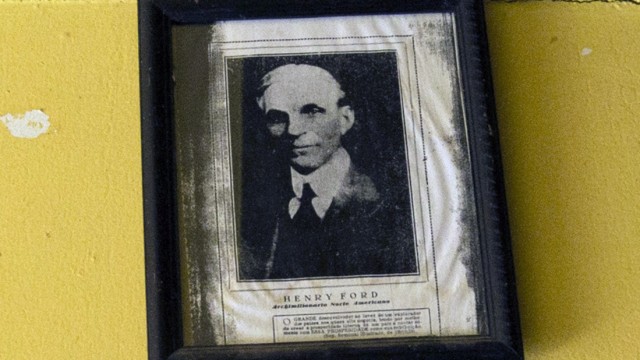 Ein verblichenes Bild von Henry Ford erinnert an den Gründer der Siedlung Fordlândia.
