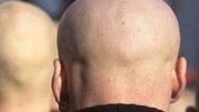 Verfassungsschutzbericht: Skinheads bei einem Neonazi-Aufmarsch