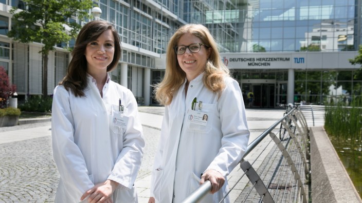 Die Herzchirurginnen Dr. Julie Cleuziou (Oberärztin, rechts) und Dr. Keti Vitanova (Fachärztin), Deutsches Herzzentrum München, Lazarettstr. 36.