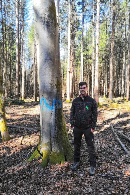 Forschungsprojekt im Ebersberger Forst: Lukas Hofmann studiert Forstingenieurswesen und träumt davon, später sein eigenes Revier zu leiten.