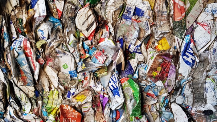 Recycling in Deutschland: Es wird immer mehr Plastik produziert: In den Fünfzigerjahren waren es weltweit 1,5 Millionen Tonnen pro Jahr. Heute sind es mehr als 322 Millionen.