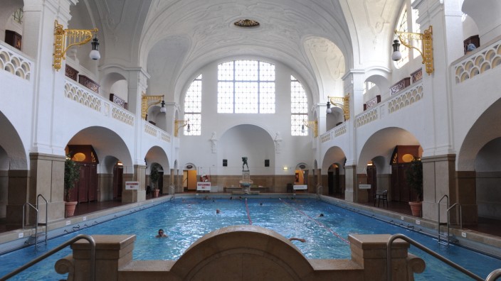 Schwimmen: Das Müller'sches Volksbad ist das schönste Hallenbad in München.