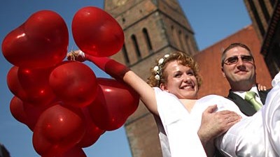 Heirat am Schnapszahl-Datum: In vielen Städten wurde das Standesamt am 9.9.2009 ausnahmsweise geöffnet.