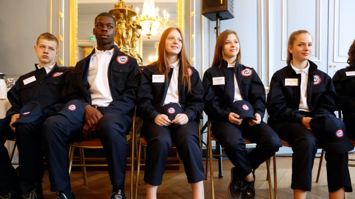 Frankreich: Französische Jugendliche bei der offiziellen Vorstellung des Universellen Nationaldienstes im April 2019.