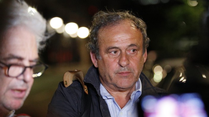 Justiz: Michel Platini nach seiner Entlassung in der Nacht zum Mittwoch.