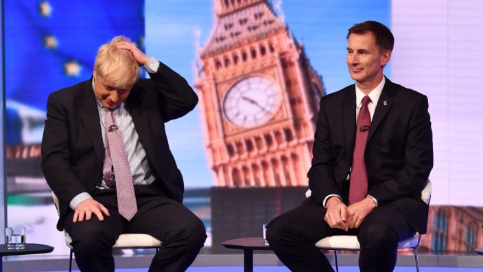 Kampf um May-Nachfolge: Boris Johnson und Jeremy Hunt - hier bei einer Debatte der BBC - gehen nun ins Rennen um den Parteivorsitz der Tories und das Amt des Premierministers.