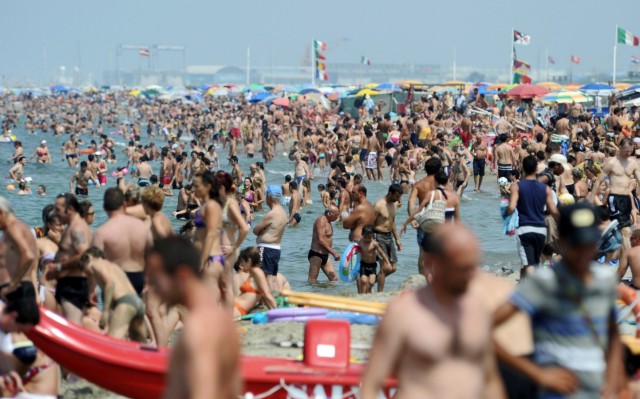 Streit um den Strand überschattet Italiens Badesaison