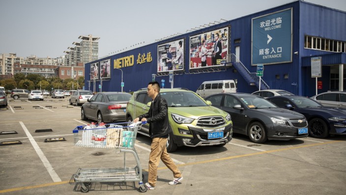 Metro's $1.5 Billion China Sale Said to Draw Tencent, Citic
