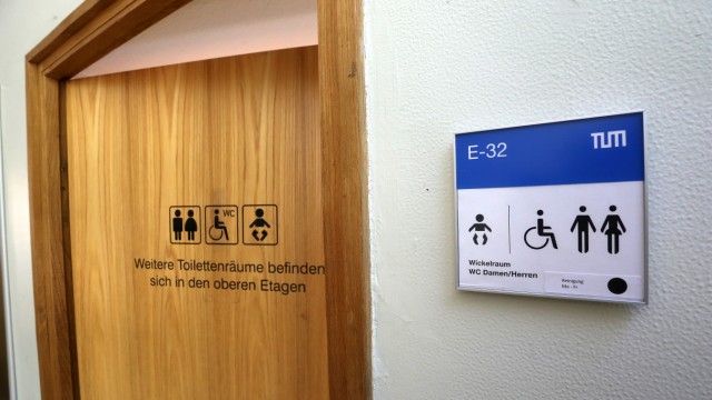 Allgemeines Gleichbehandlungsgesetz: Am besten eine für die Bedürfnisse von allen: Uni-Sex Toilette im Dekanatsgebäude der Technischen Universität München in Weihenstephan.