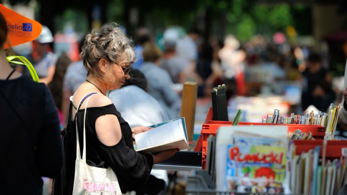 Schönes Wochenende: Der Bücherflohmarkt Lisar findet an der Isar statt.