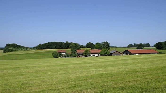 Starnberger See: Gegen den ursprünglichen Standort auf freiem Feld zwischen Holzhausen und Degerndorf hatte sich breiter Protest entwickelt.