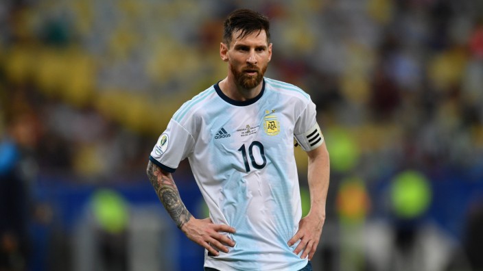 Messi übt Selbstkritik: Lionel Messi wirkt bereits während des Spiels unzufrieden.