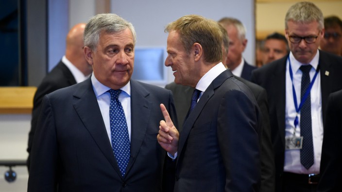 EU-Spitzenposten: In Brüssel wird dieser Tage noch mehr geredet als bisher: Antonio Tajani, Präsident des EU-Parlaments, und Ratspräsident Donald Tusk auf dem EU-Gipfel.
