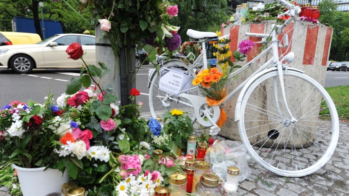 Trauer um im Straßenverkehr getötetes Kind in München, 2019