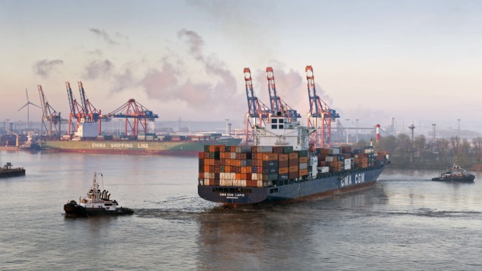 Globalisierung: Der Containerhafen in Hamburg: In letzter Zeit wurde auch hier viel über China und Globalisierung diskutiert, etwa bei der Debatte um die Beteiligung an der Reederei Cosco.