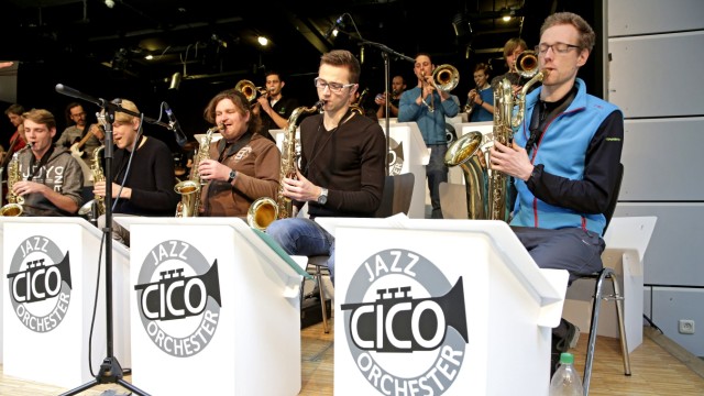 Von Münsing bis Bad Tölz: Das Cico Jazzorchester spielt Swing in der Jugendsiedlung Hochland.
