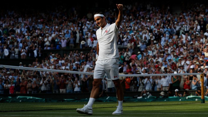 Wimbledon: Roger Federer feiert seinen Einzug ins Wimbledon-Halbfinale.