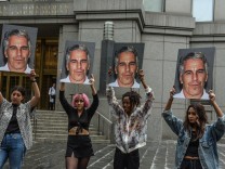 Missbrauchsskandal: Epstein-Opfer klagen gegen Deutsche Bank