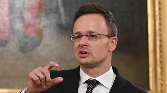 Ungarn: Ungarns Außenminister Péter Szijjártó: Der Politiker von der Orbán-Partei Fidesz war gerade zu Besuch in Bayern.