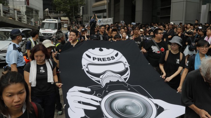 Demonstration in Hongkong - Schweigemarsch für Pressefreiheit