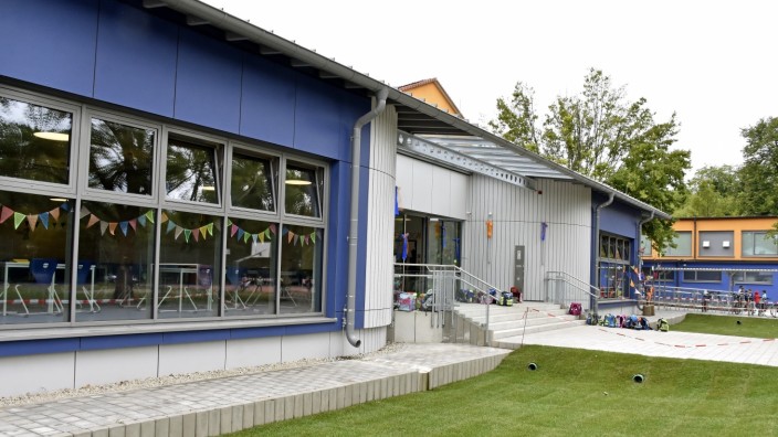 Gröbenzell: Die Gröbenzeller Ährenfeldschule ist durch den Umbau größer und moderner geworden.