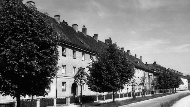 Schwabing: Gelände mit Geschichte: Mitte der Zwanzigerjahre entstand der erste Block mit 160 Wohnungen.