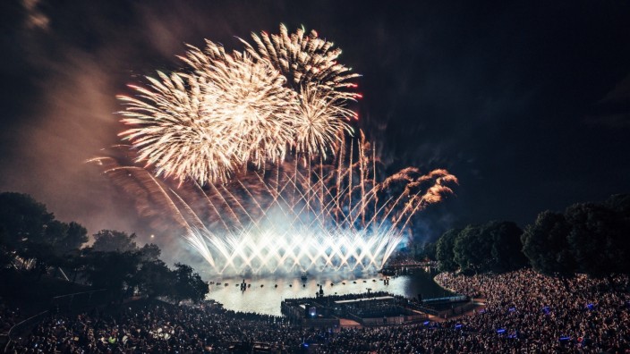 Feuerwerk und Konzerte: Genau 33 Minuten dauerte das Feuerwerk über dem Olympiasee - wie jedes Jahr ein gigantisches Spektakel.