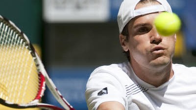 Haas beim ATP-Turnier in Halle: Trotz seines Erfahrungsvorsprungs wirkte Haas im ersten Durchgang nervöser als sein Kontrahent.