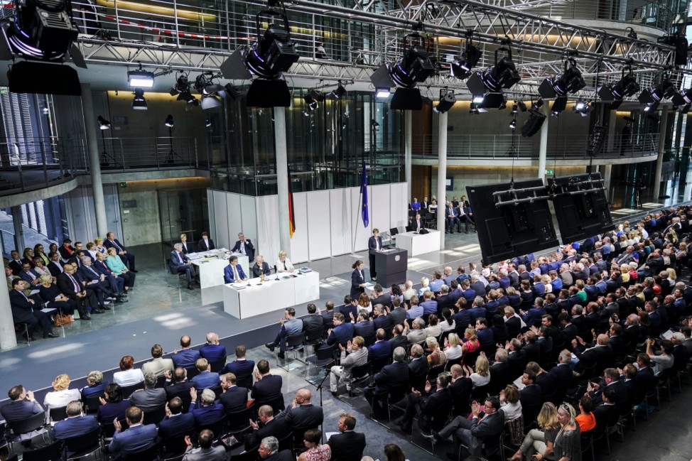 Sondersitzung des Bundestags im Paul-Löbe-Haus