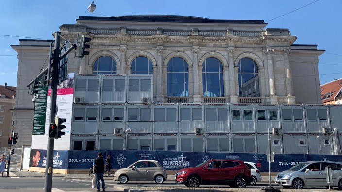 Teure Sanierung: Das Augsburger Theater ist inzwischen Staatstheater. Das macht die Sanierung allerdings auch nicht günstiger für die Stadt.