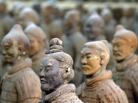 Chinesische Archäologen graben nach weiteren Terrakotta-Kriegern;AP