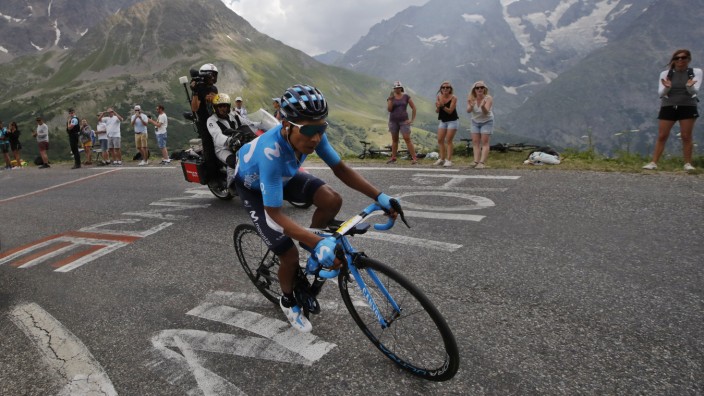 Tour de France: Vorsprung sicher ins Ziel gebracht: Der Kolumbianer Nairo Quintana am Galibier Pass bei der 18. Etappe der Tour de France.