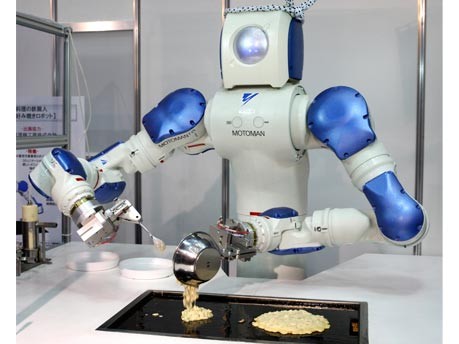 Kochender Roboter in Japan; AP