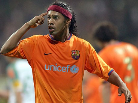 Ronaldinho, Vogel zeigen, dpa