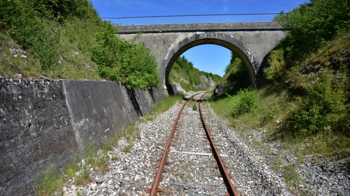 Reisefotograf Christian Jobst Frankreich Gleise stillgelegt Schienen Bahn Wandern