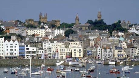 Seltsame Bräuche auf der zu Großbritannien gehörenden Kanalinsel Guernsey, www.britainonview.com