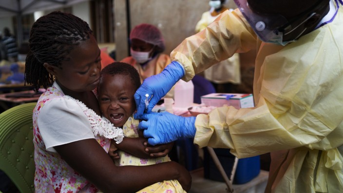 Epidemie: Ein Kind im Kongo wird gegen Ebola geimpft.