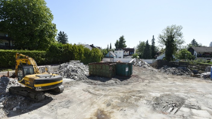 Unterföhring: Abgeräumt: Die Gebäude auf dem Grundstück an der Birkenstraße sind bereits abgerissen worden.