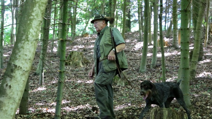 Naturschutz: Claus Heinemann ist Jäger durch und durch. Auch wenn er nicht mehr so oft mit dem Gewehr unterwegs ist.