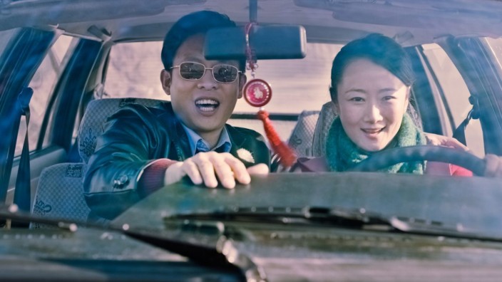 Spielfilm-Tipps: Hat seinen Konkurrenten ausgestochen und wird doch nicht glücklich: Jinsheng (Zhang Ji) mit seiner Kurzzeit-Ehefrau Tao (Zhao Tao).