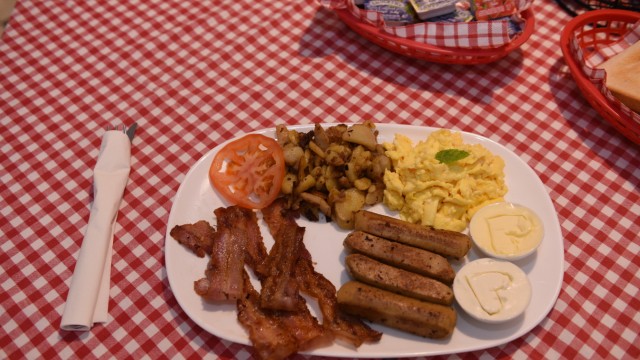 Jones Diner: Das American Breakfast ist vielleicht nicht für jedermann etwas, definitiv aber für hungrige Footballspieler.
