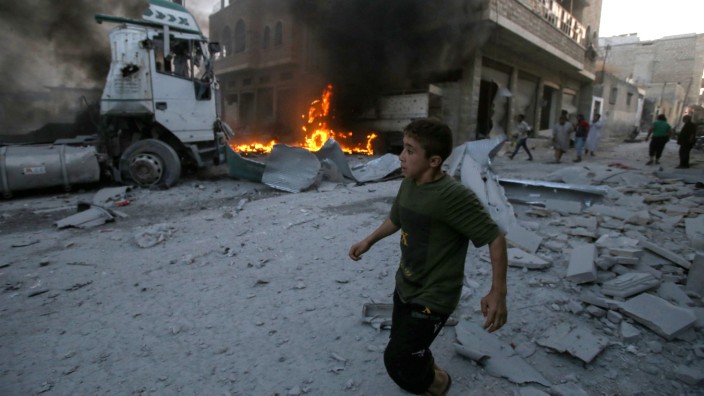 Syrien: Bei einem Luftangriff der syrischen Armee wurde am Mittwoch die Stadt Maaret al-Numan in Idlib getroffen.