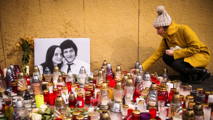 Slowakei: Eine Gedenkstätte in Bratislava für den 2018 getöteten Journalisten Ján Kuciak und seine Freundin Martina Kušnírová.