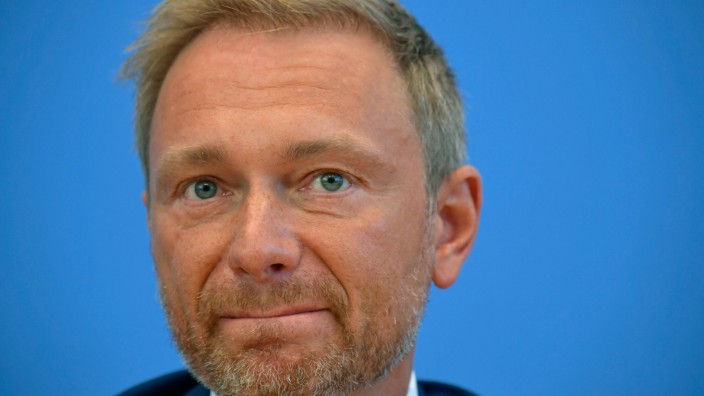 FDP: Am Tag danach: FDP-Chef Christian Lindner empfiehlt den Seinen, dem Parteiprogramm treu zu bleiben.