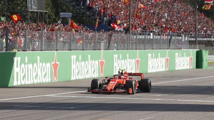 Formel 1 in Monza: Darf sich vor Heimpublikum feiern lassen: Charles Leclerc.